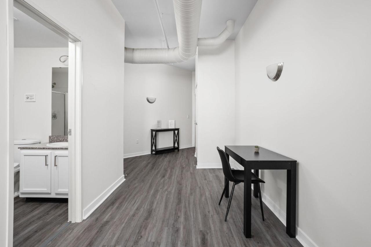 2Br 2Ba In The Block Apartment By Cozysuites Индианаполис Екстериор снимка