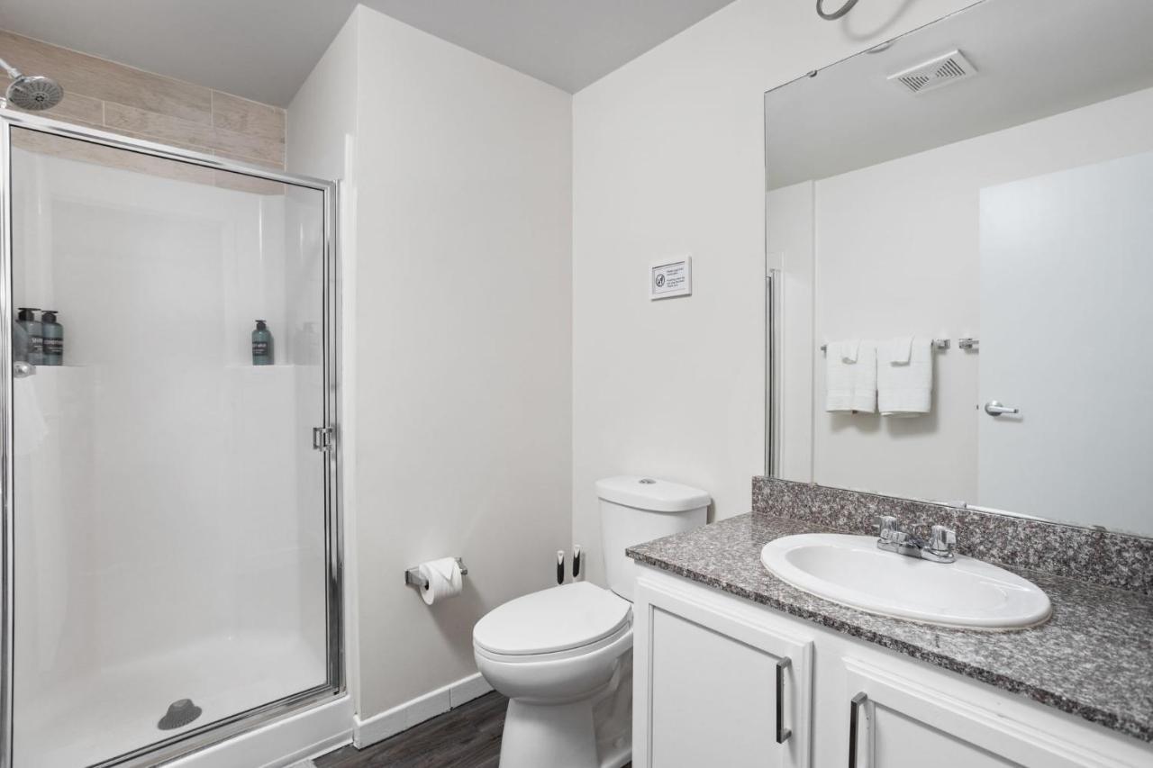 2Br 2Ba In The Block Apartment By Cozysuites Индианаполис Екстериор снимка